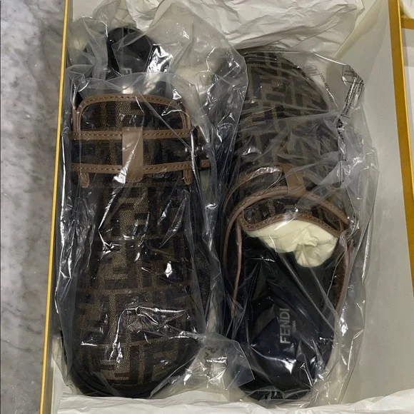 Fendi Men's Black and Brown Monogram Loafers - Picture 8 of 10